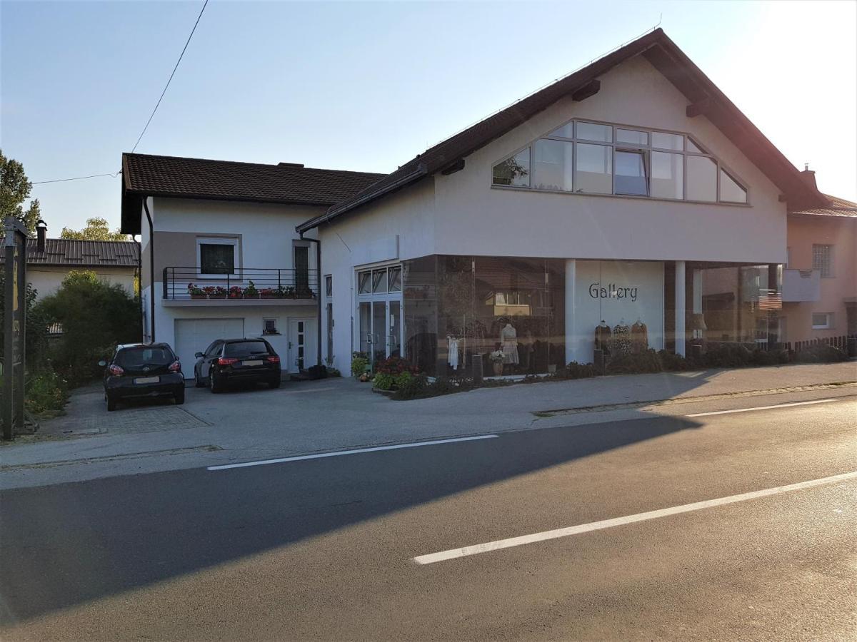 Fado Apartments Lendava Eksteriør billede